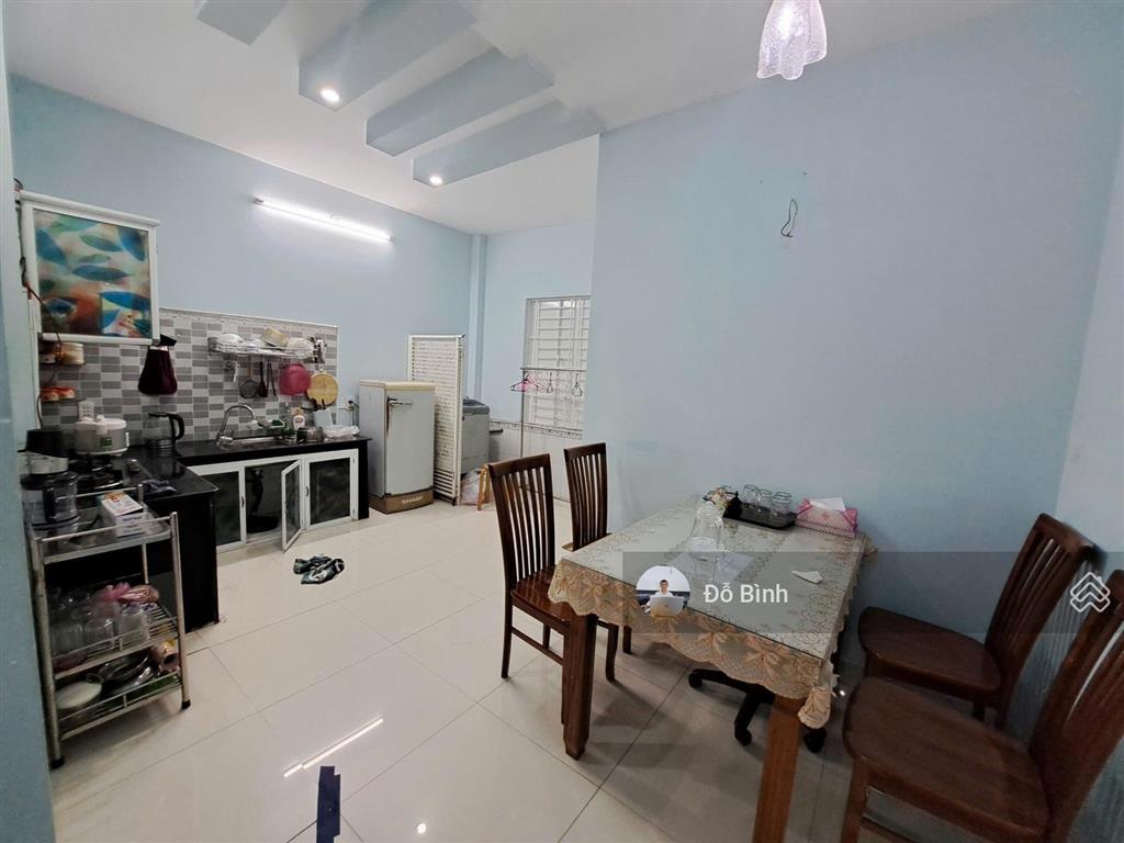 Cho thuê nhà 2 tầng đường lưu quý kỳ  2 phòng  2wc  12tr/th