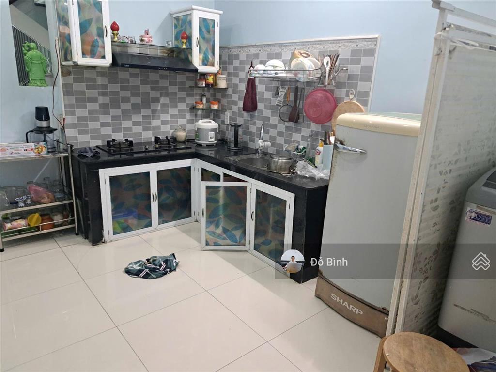 Cho thuê nhà 2 tầng đường lưu quý kỳ  2 phòng  2wc  12tr/th