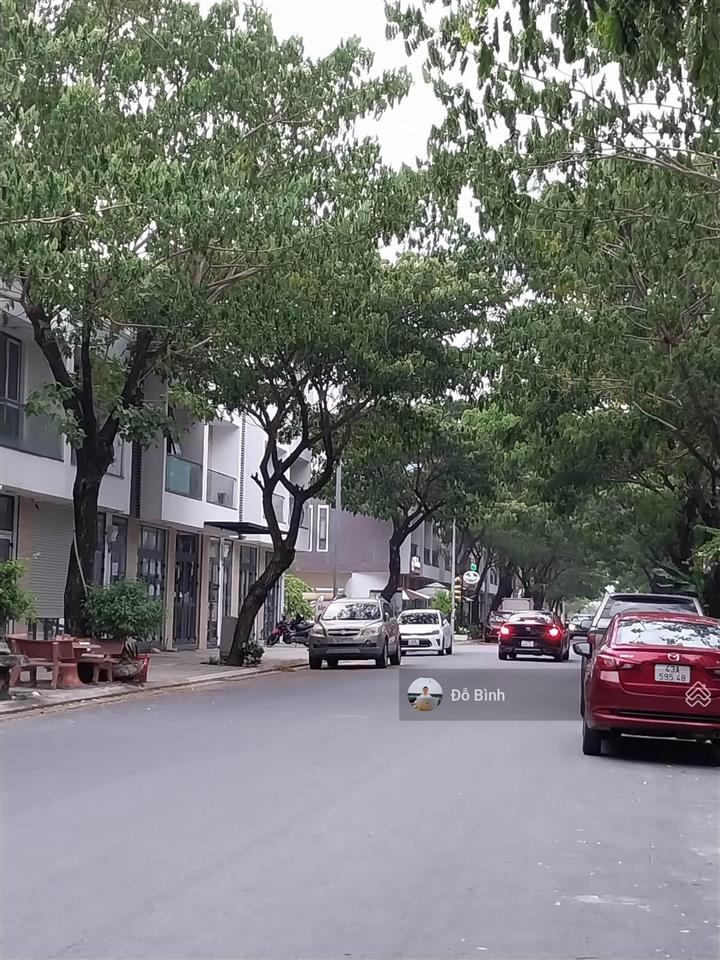 Cho thuê nhà 2 tầng shophouse  khu đô thị fpt  4 phòng ngủ  4wc