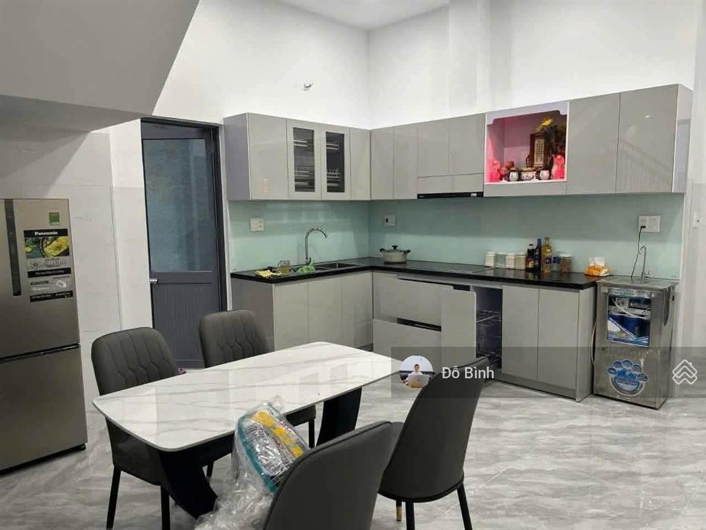 Cho thuê nhà 2 tầng nguyễn đình chiểu  mới xây  3 phòng ngủ  đủ nội thất