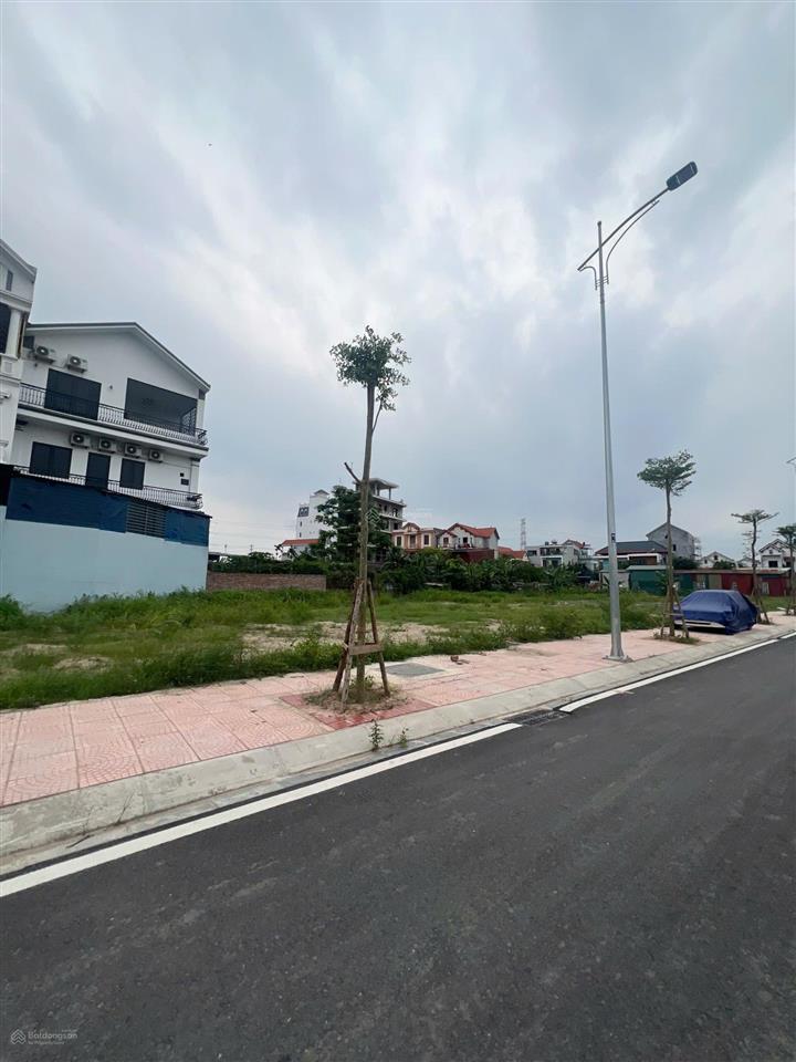 Bán đất tại đường 379, nghĩa trụ, 5 tỷ, 100m2, mặt tiền 6m, pháp lý đầy đủ