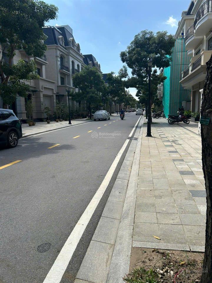 Bán biệt thự kinh đô, 3 thoáng, kinh doanh, ô tô tránh, 150m, 17.9tỷ