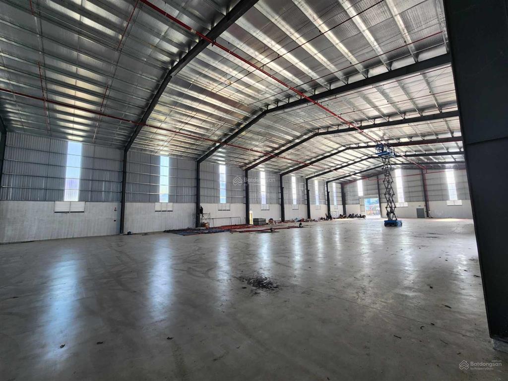 Cho thuê kho 2000m2 mặt tiền ql 1a  hòa châu, đà nẵng