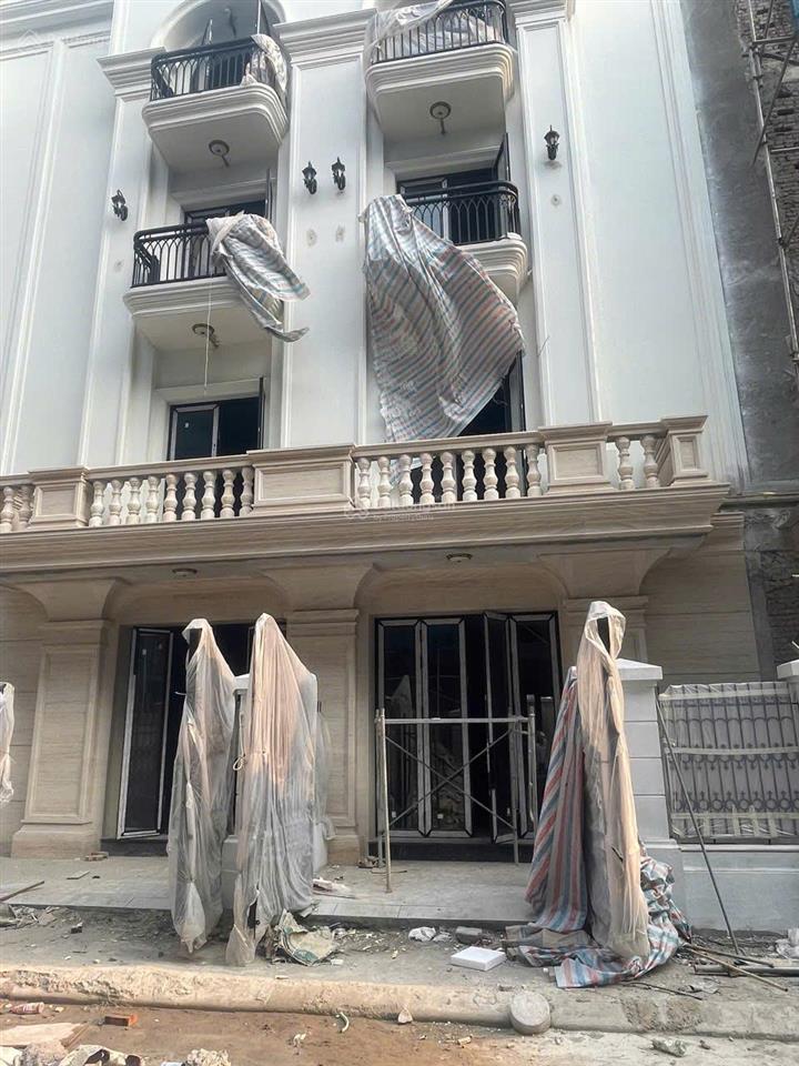 Chính chủ bán nhà liền kề giải phóng, diện tích 100m2 5 tầng mt 5.1m, chỉ cách hồ gươm 15 phút