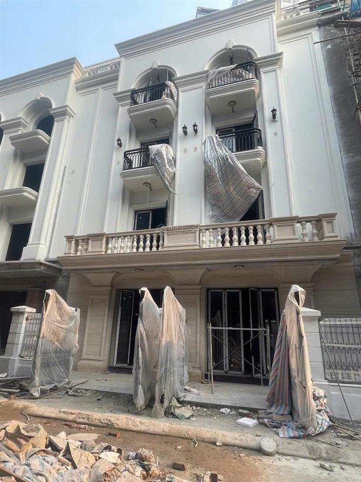 Chính chủ bán nhà liền kề giải phóng, diện tích 100m2 5 tầng mt 5.1m, chỉ cách hồ gươm 15 phút