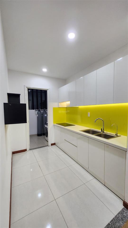 Cho thuê căn góc tầng 29, cc diamond riverside, 12,5 triệu, 74m2, 2pn + 2wc, nội thất mới rất đẹp.