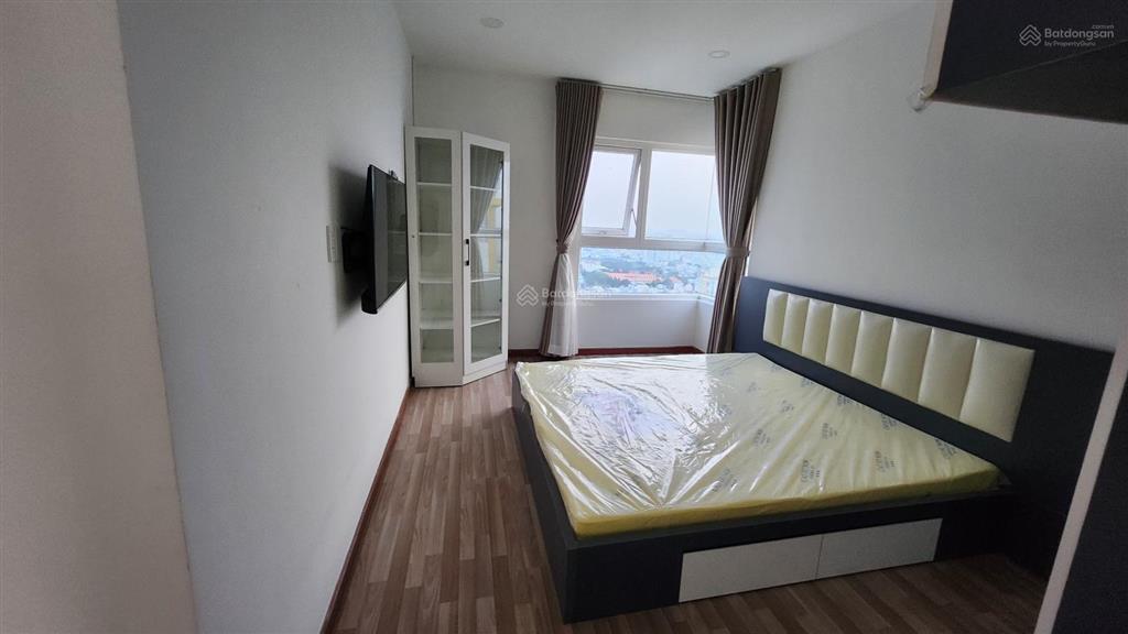 Cho thuê căn góc tầng 29, cc diamond riverside, 12,5 triệu, 74m2, 2pn + 2wc, nội thất mới rất đẹp.