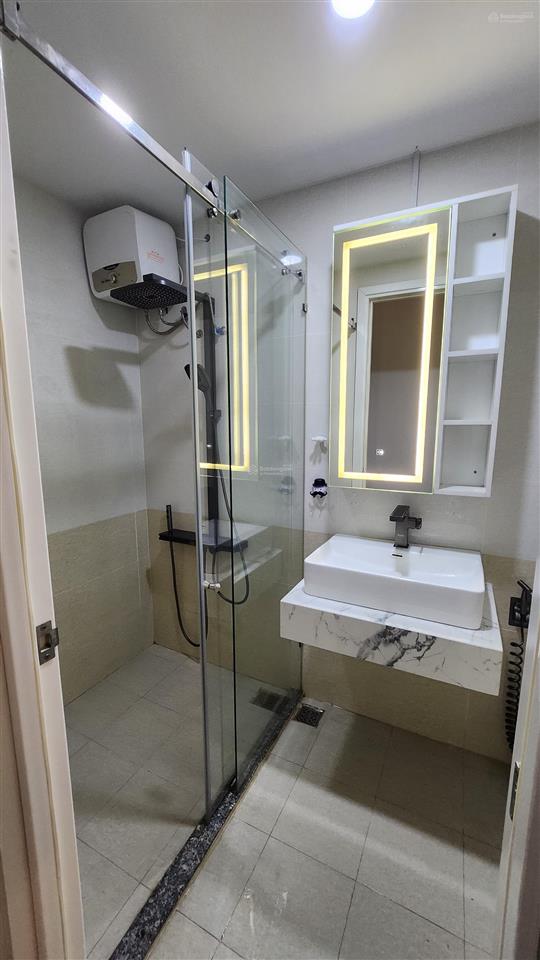 Cho thuê căn góc tầng 29, cc diamond riverside, 12,5 triệu, 74m2, 2pn + 2wc, nội thất mới rất đẹp.