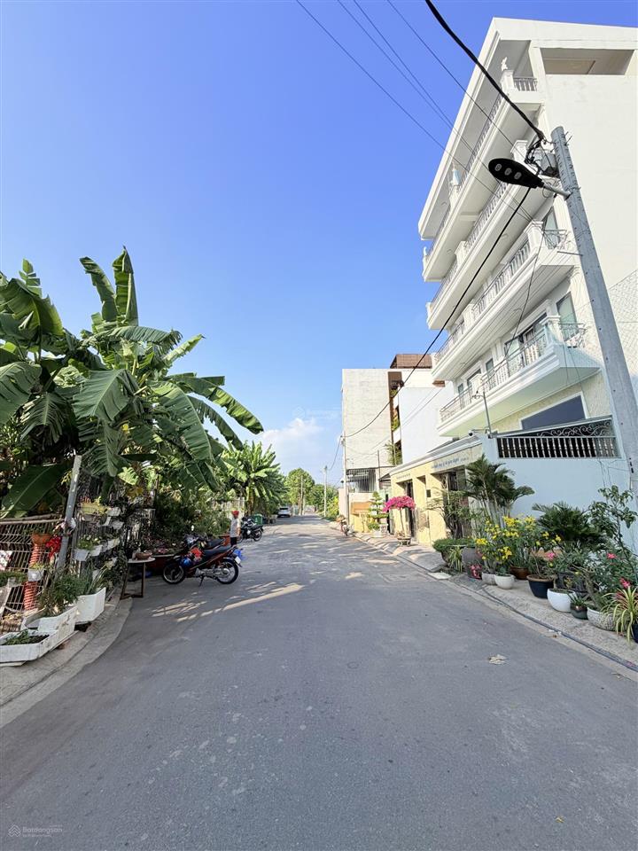 Bán lô đất đường 9 mét cực đẹp sát vạn phúc