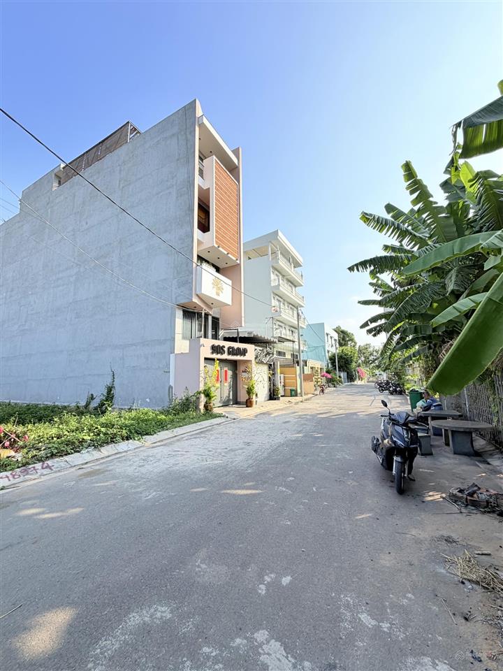 Bán lô đất đường 9 mét cực đẹp sát vạn phúc