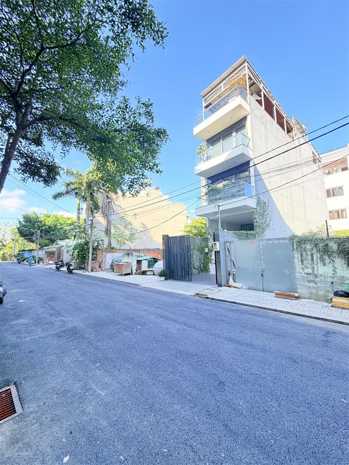 Bán lô đất đường 9 mét cực đẹp sát vạn phúc