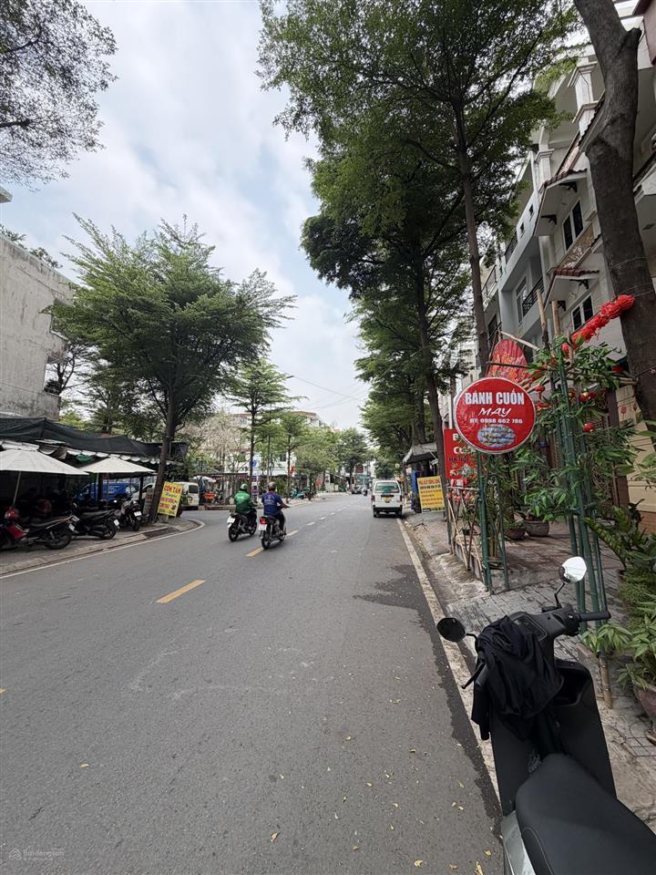 Bán nhà 1 hầm 3 lầu đường 9 mét khu dân cư