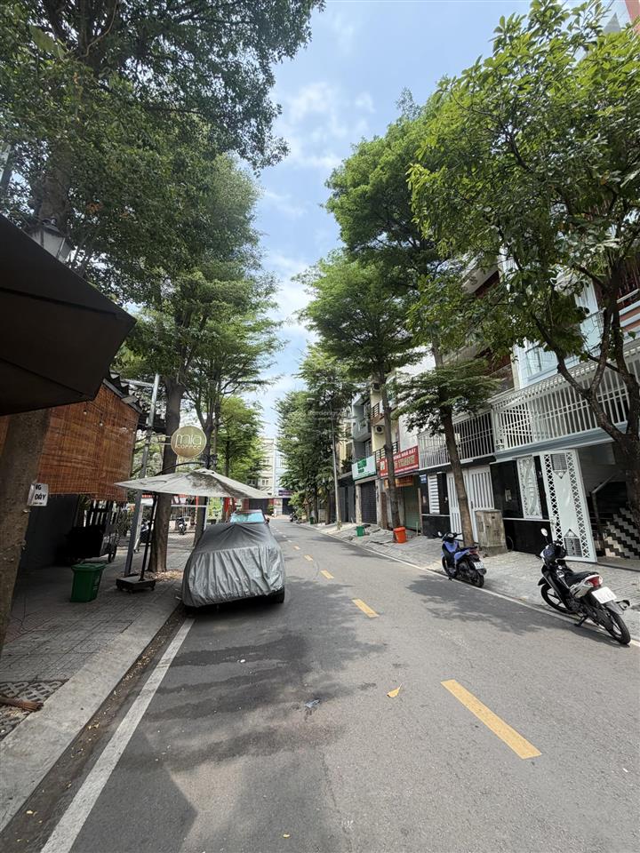 Bán nhà 1 hầm 3 lầu đường 9 mét khu dân cư