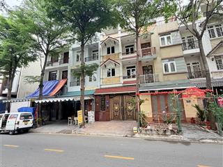 Bán nhà 1 hầm 3 lầu đường 9 mét khu dân cư