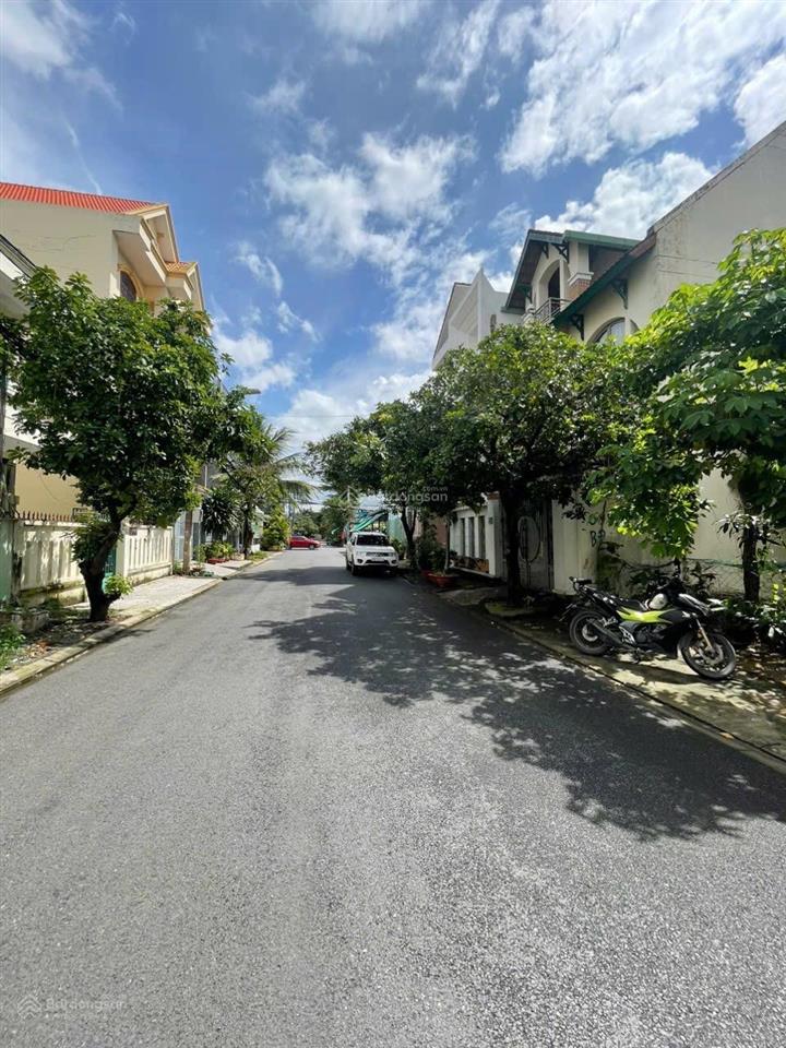 Bán lô đất (8x15m) khu biệt thự bên sông gigamll