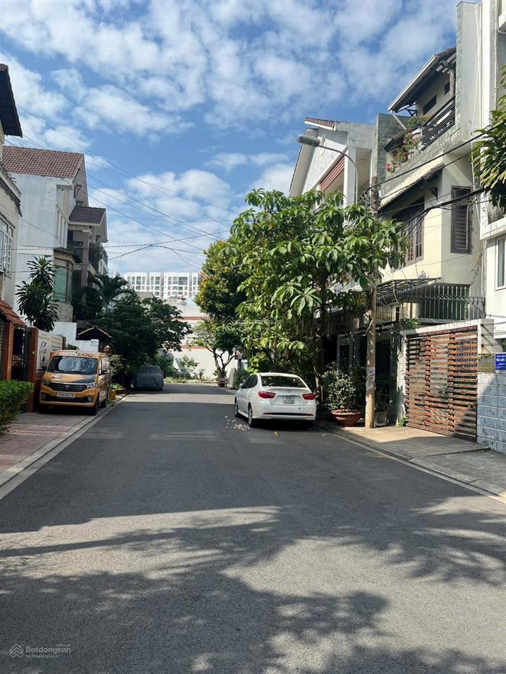 Bán lô đất (8x15m) khu biệt thự bên sông gigamll