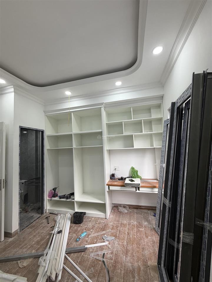 Bán nhà 5 lầu đi bộ ra vạn phúc city