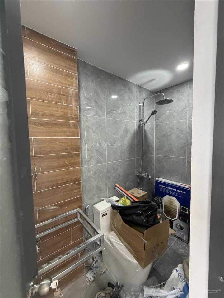 Bán nhà 5 lầu đi bộ ra vạn phúc city
