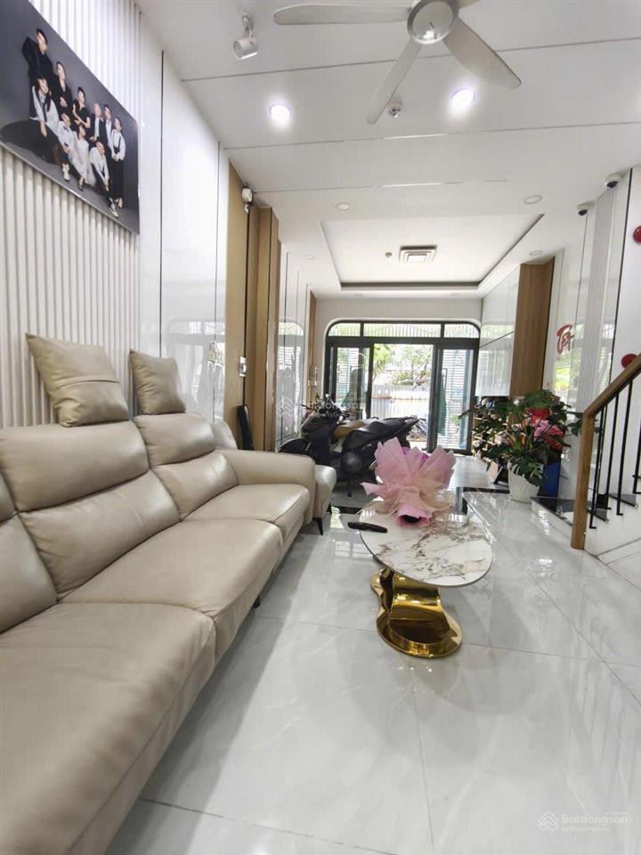 Bán nhà 5 lầu đi bộ ra vạn phúc city