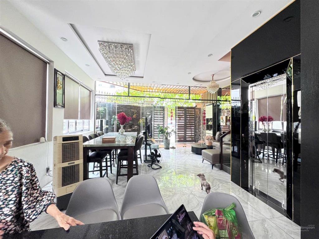 Bán biệt thự mini góc 2 mặt tiền ngang 6,4 mét có thang máy sát vạn phúc city