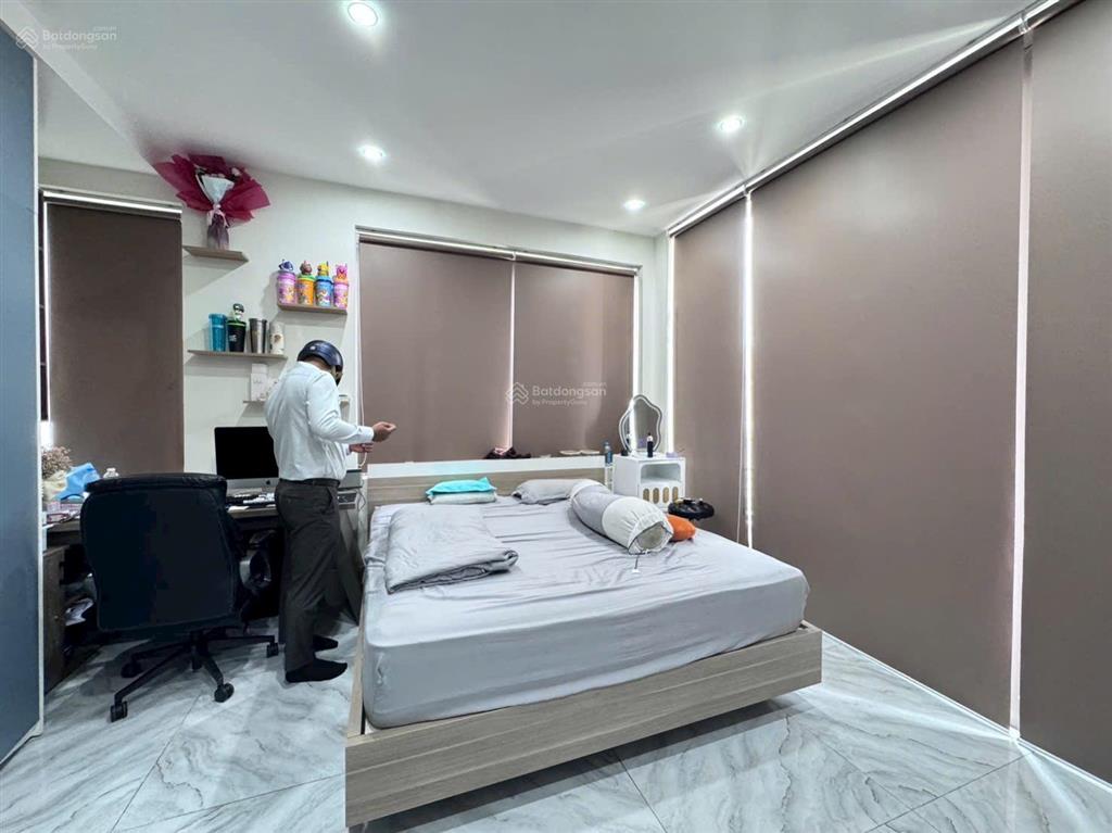 Bán biệt thự mini góc 2 mặt tiền ngang 6,4 mét có thang máy sát vạn phúc city