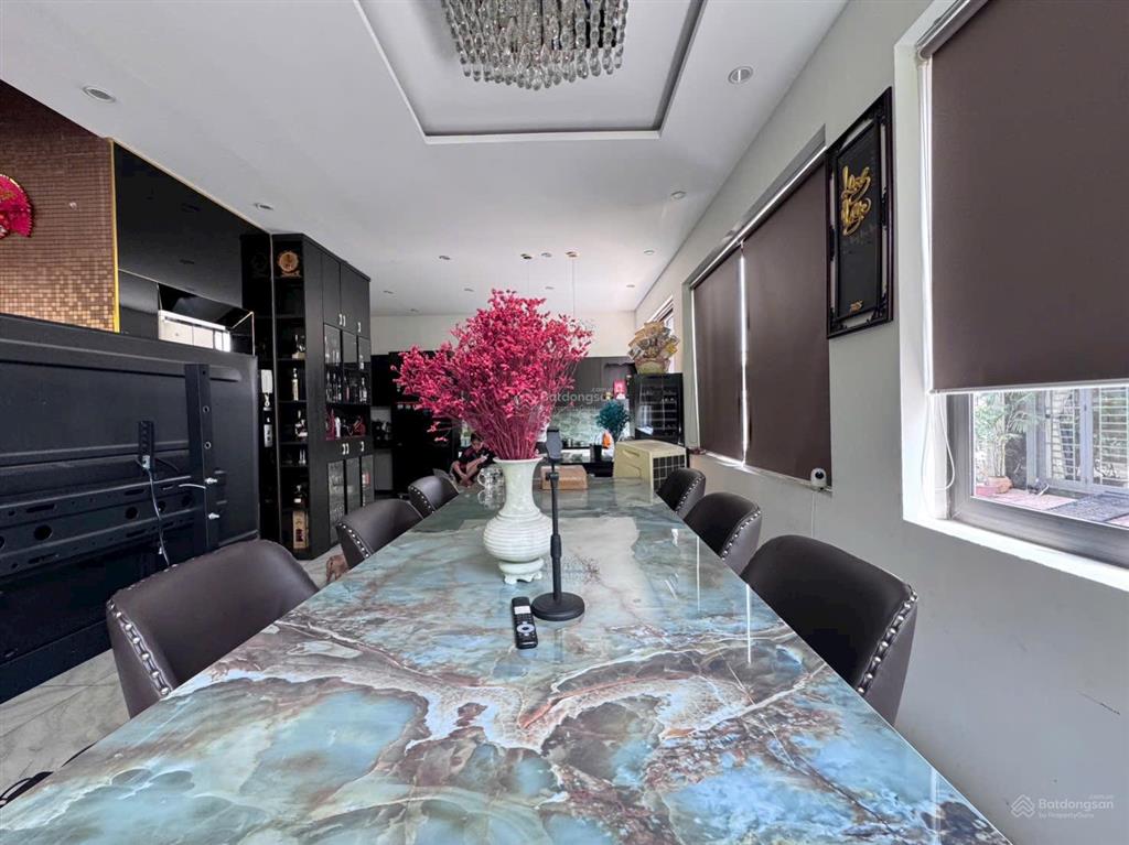 Bán biệt thự mini góc 2 mặt tiền ngang 6,4 mét có thang máy sát vạn phúc city