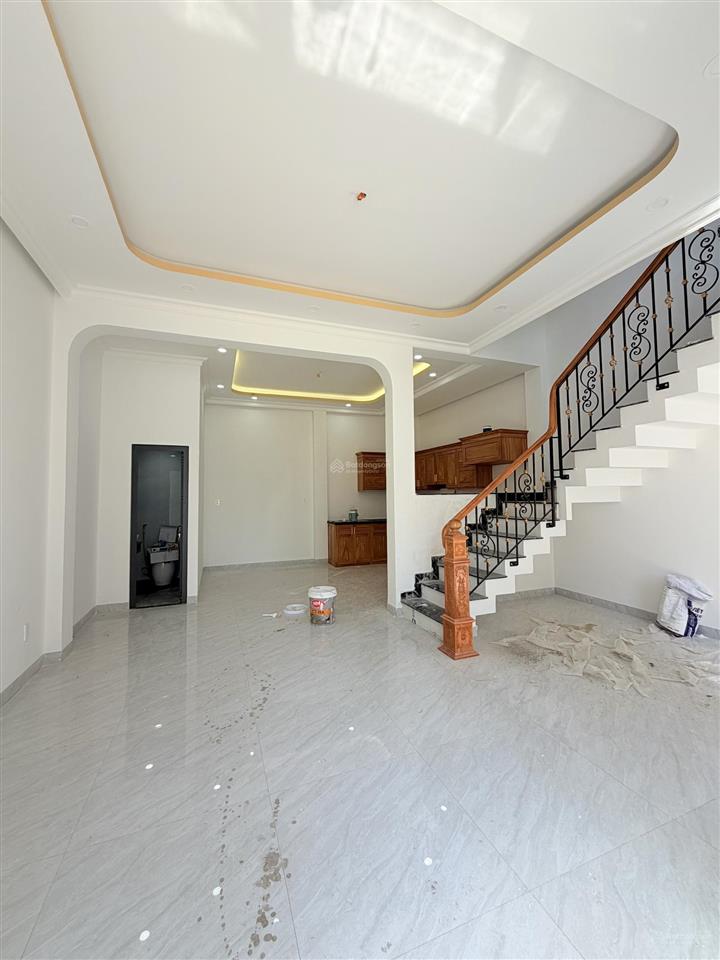 Bán nhà 3 lầu hiệp bình ngang 6 mét đường xe hơi