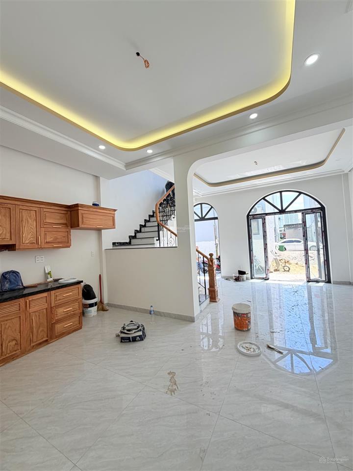 Bán nhà 3 lầu hiệp bình ngang 6 mét đường xe hơi