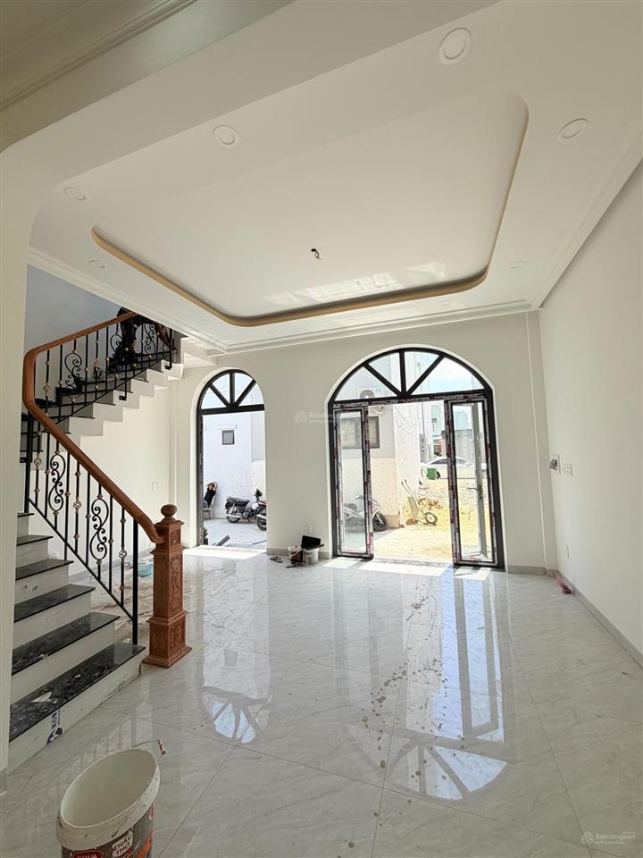 Bán nhà 3 lầu hiệp bình ngang 6 mét đường xe hơi