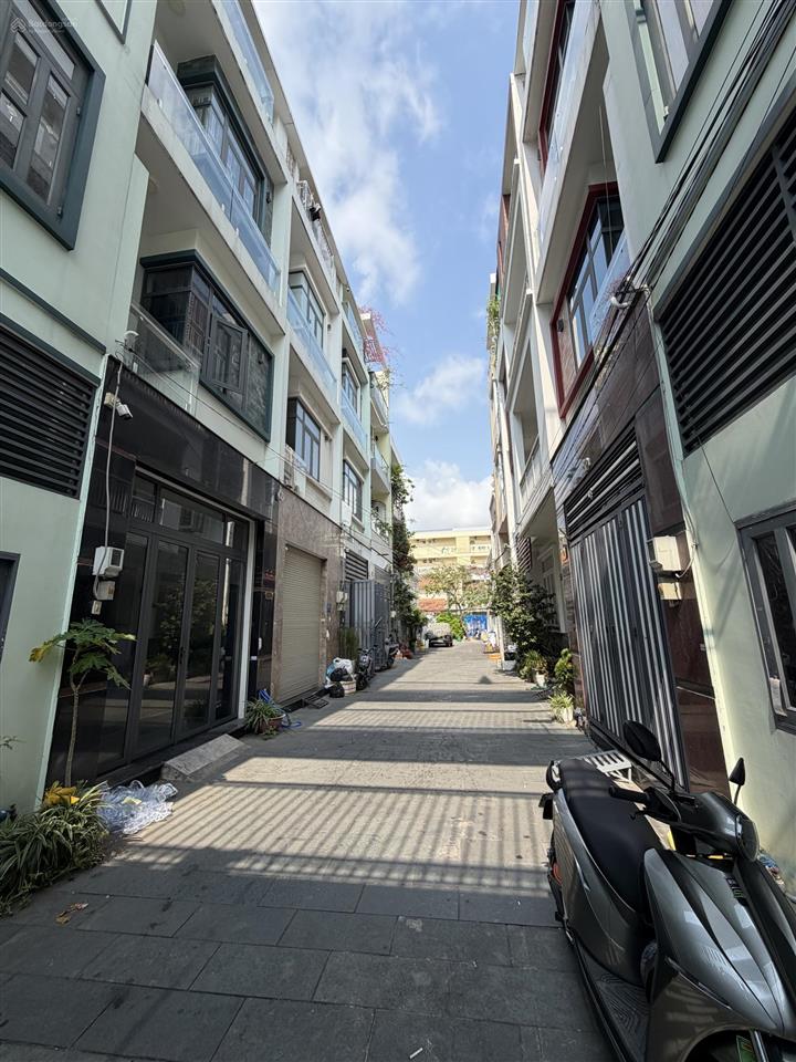 Bán nhà 3 lầu đường 17 phạm văn đồng