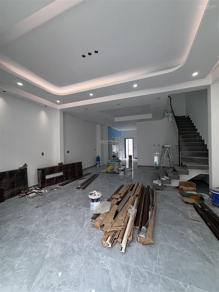 Bán nhà mới 3 lầu ngang (6,4x17m) gần vạn phúc