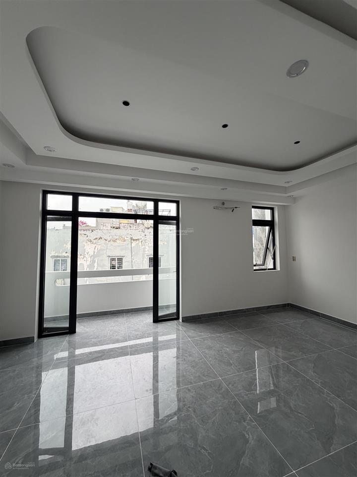 Bán nhà mới 3 lầu ngang (6,4x17m) gần vạn phúc