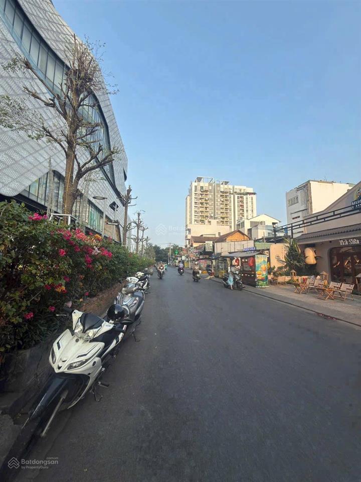 Bán đất mặt tiền kinh doanh ngay gigamall phạm văn đồng  xây dựng cao 5 lầu