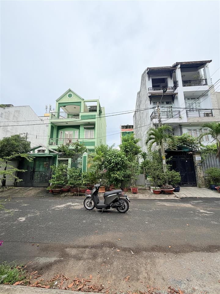 Bán lô đất (6x17,5m) khu thành ủy đường 18