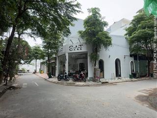 Bán lô góc 2 mặt tiền sát quốc lộ 13, ngay cổng vạn phúc city