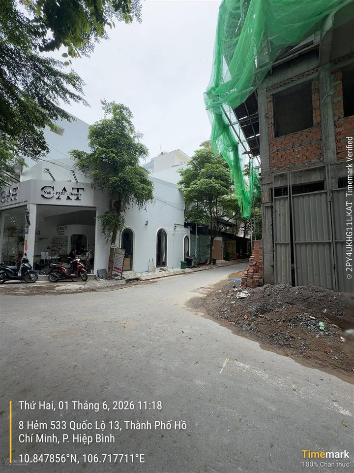 Bán lô góc 2 mặt tiền sát quốc lộ 13, ngay cổng vạn phúc city
