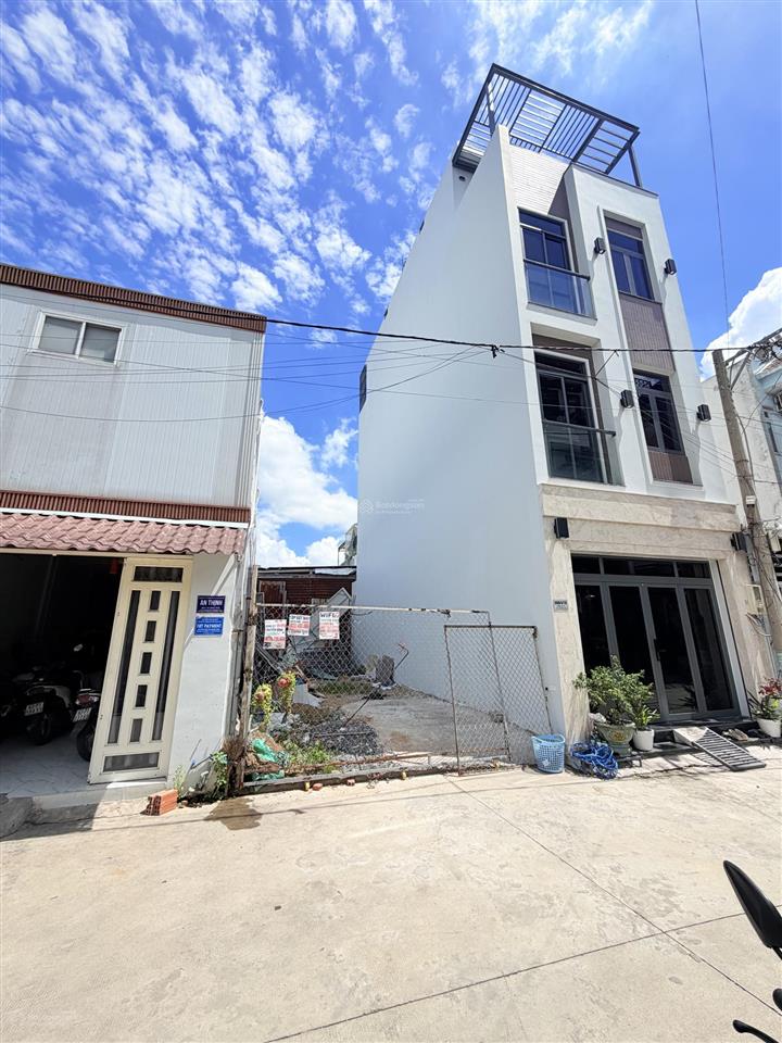 Bán lô đất sát quốc lộ 13 gần khu hồng long