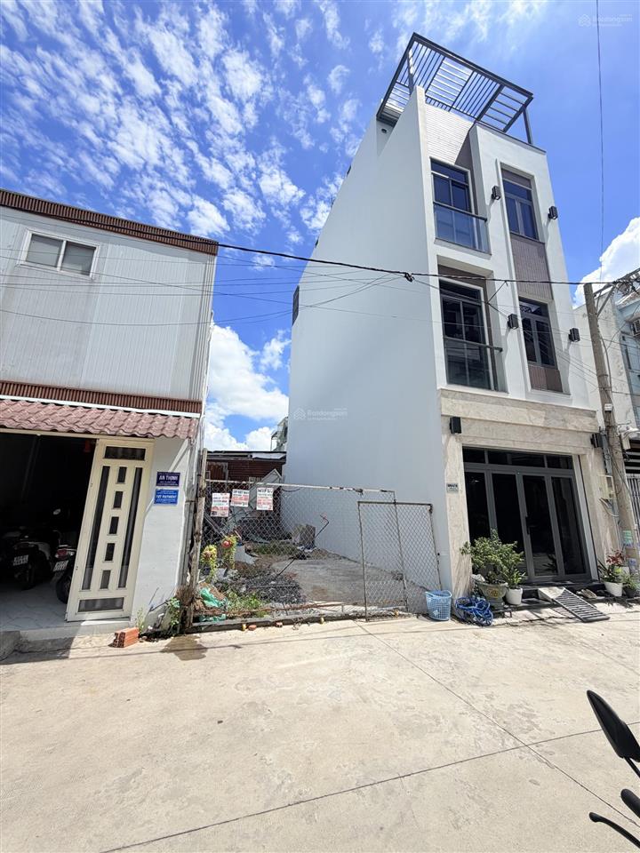 Bán lô đất sát quốc lộ 13 gần khu hồng long