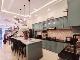 Bán nhà 3 lầu gần sát khu hồng long thủ đức