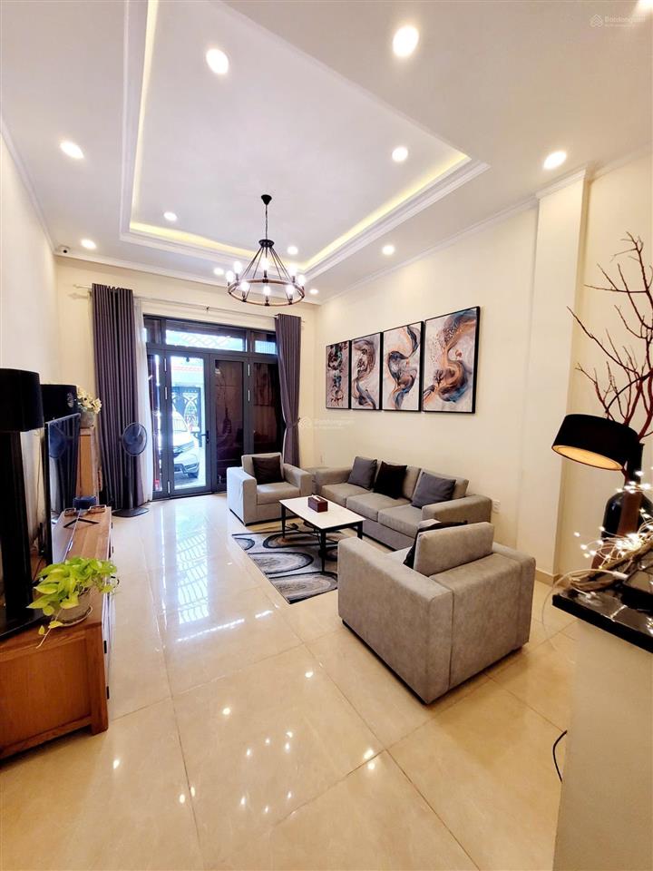 Bán nhà 3 lầu gần sát khu hồng long thủ đức