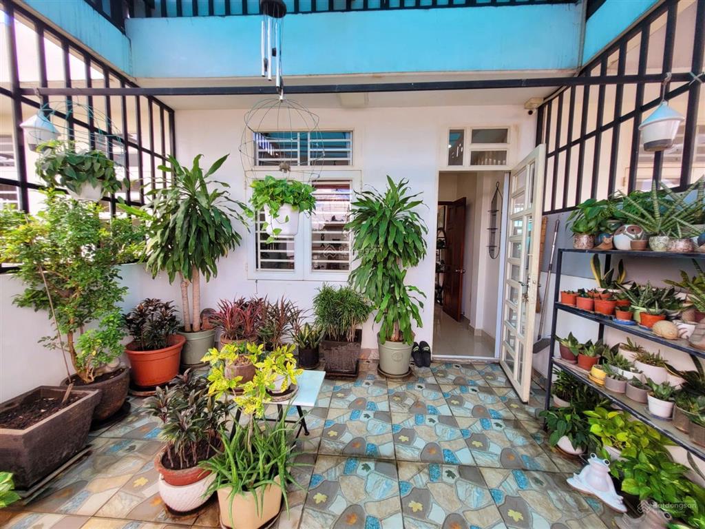 Bán nhà 3 lầu gần sát khu hồng long thủ đức