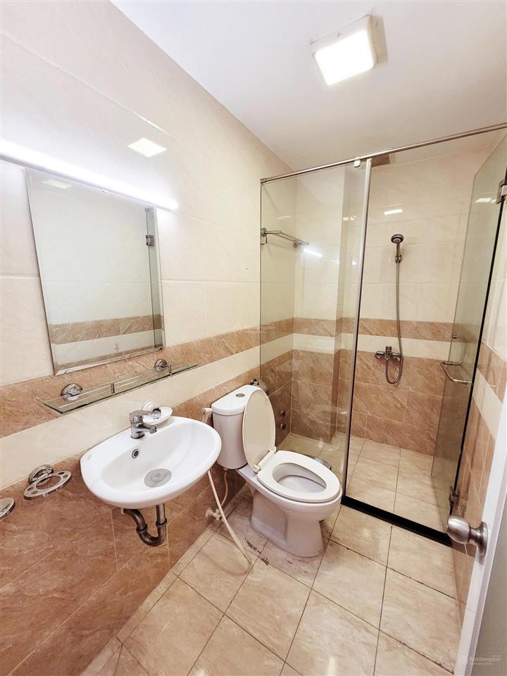 Bán nhà 3 lầu gần sát khu hồng long thủ đức