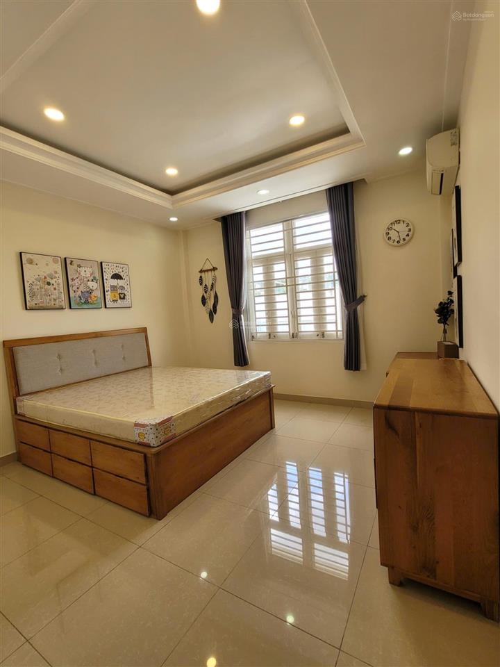 Bán nhà 3 lầu gần sát khu hồng long thủ đức