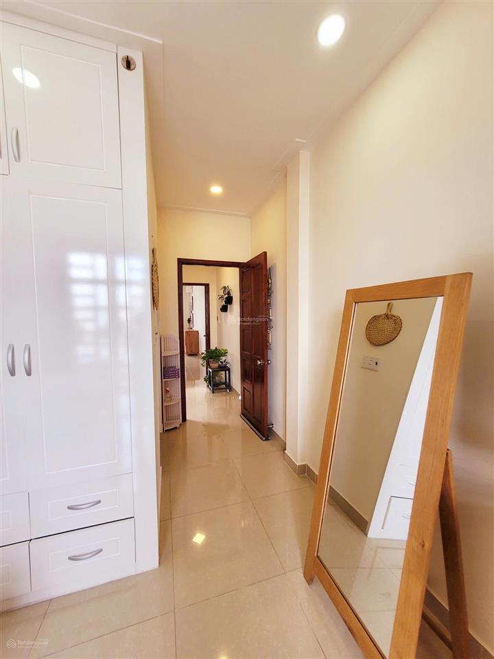 Bán nhà 3 lầu gần sát khu hồng long thủ đức