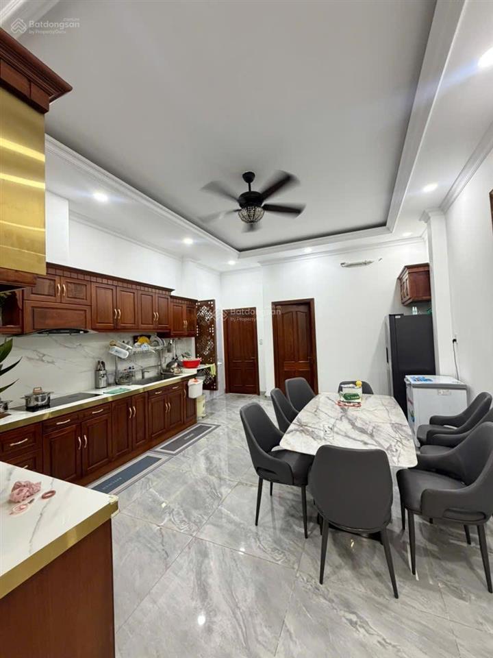 Bán nhà 2 lầu (5x23) hiệp bình thủ đức