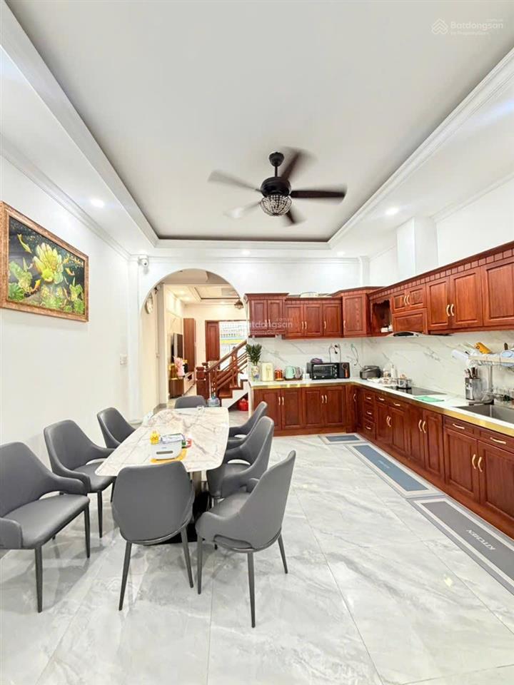 Bán nhà 2 lầu (5x23) hiệp bình thủ đức