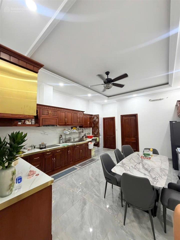 Bán nhà 2 lầu (5x23) hiệp bình thủ đức