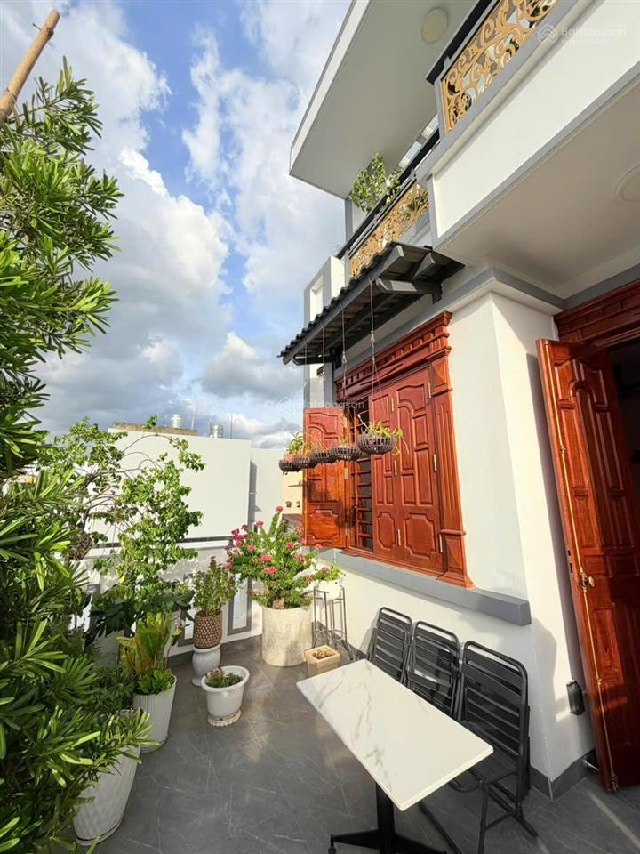 Bán nhà 2 lầu (5x23) hiệp bình thủ đức