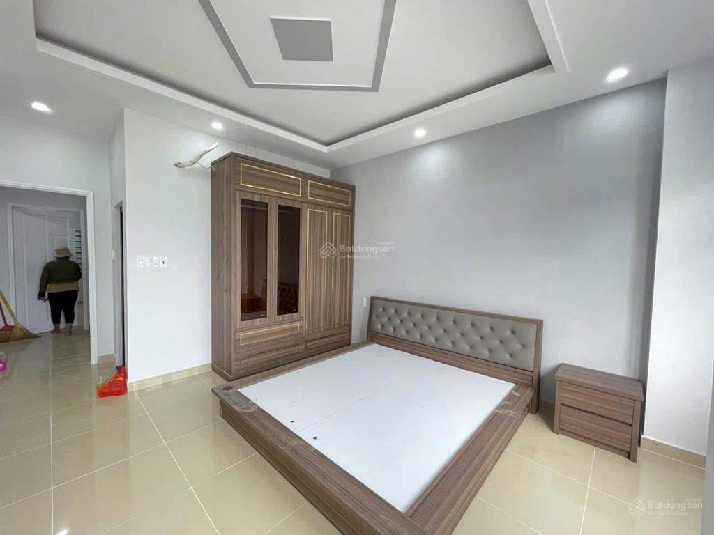 Bán nhà 3 lầu hiệp bình thủ đức (4x16)