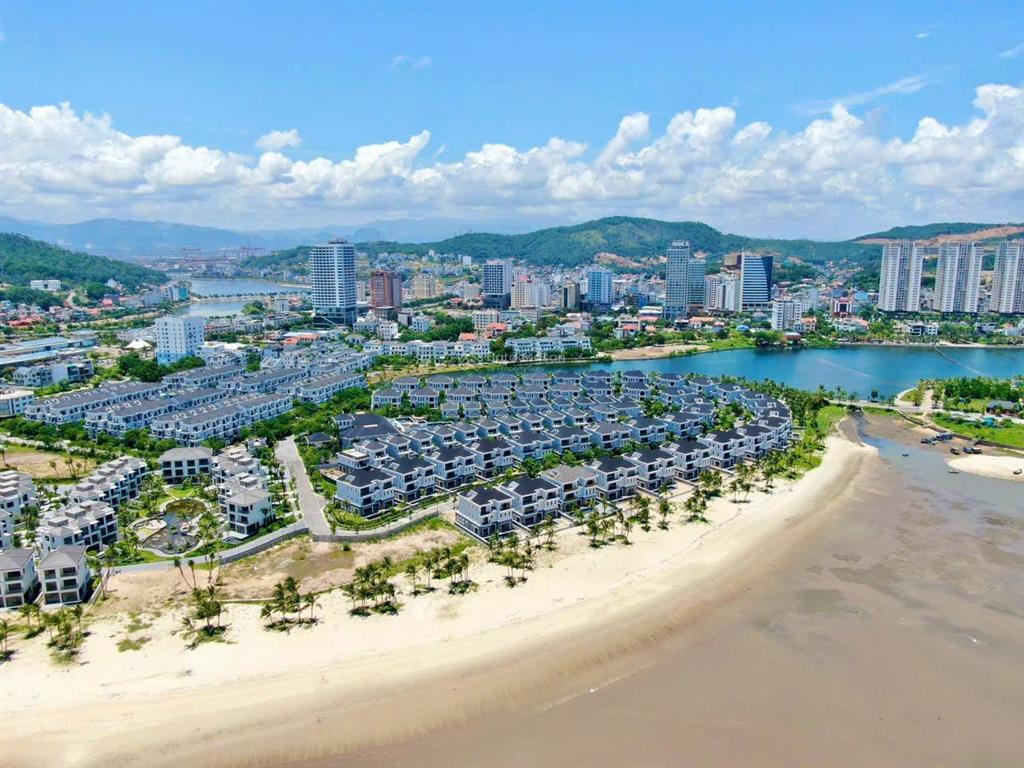 Bán biệt thự grand bay halong villas, chỉ 35 tỷ, 215m2, view đẹp, giá ưu đãi, hạ long, quảng ninh